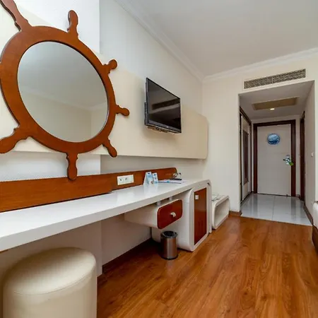 Hotel Transatlantik & Kemer